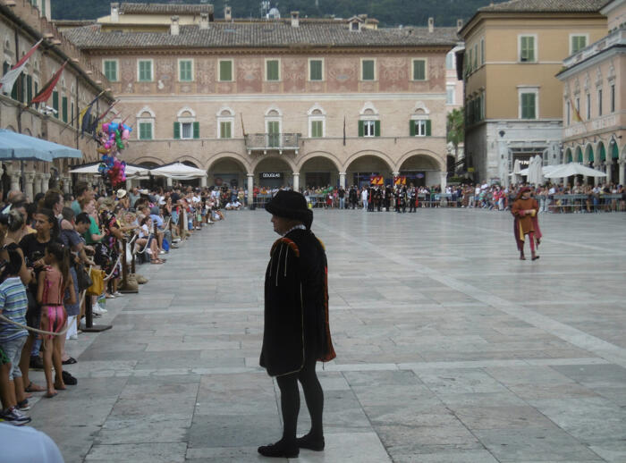 piazza-in-attesa